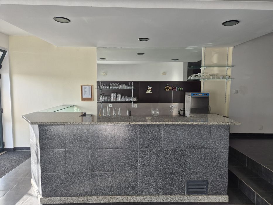 Aluga se cafe snack bar
