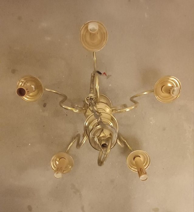 Candeeiro de teto dourado426077401457643522