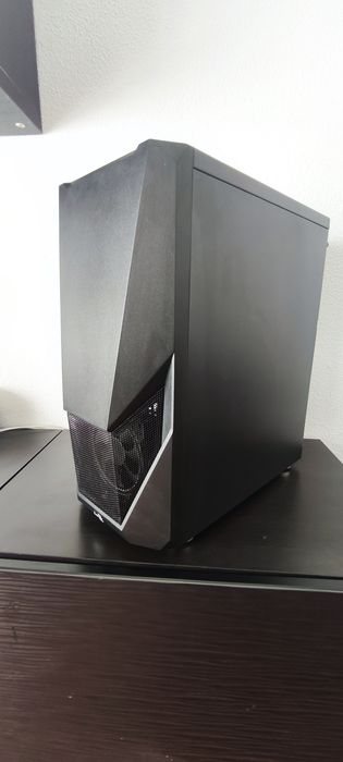 Caixa de Computador Aerocool Zauron Vidro Temperado USB 3.1 RGB Preta