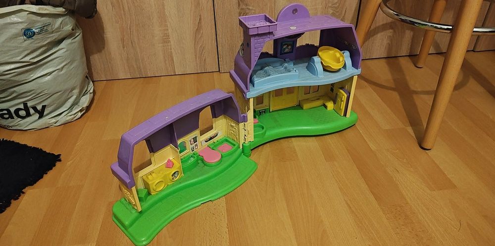 Domek dla lalek, składany.