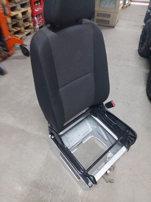 Fotel samochodowy do wolkswagen lt crafter bus