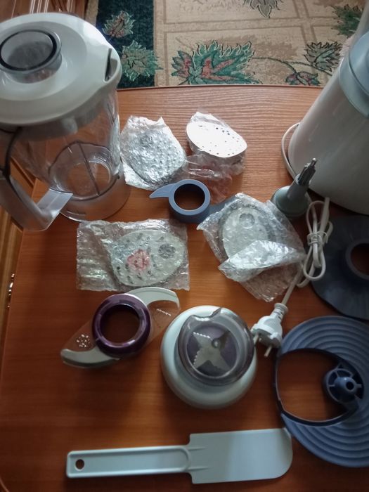 Комбайн кухонный Филипс новый