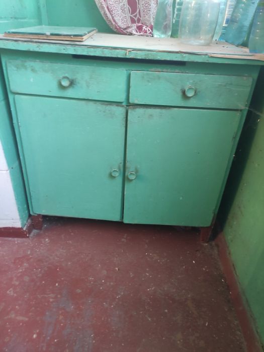 Стіл, тумба, шафи