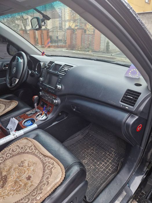 Тойота хайлендер