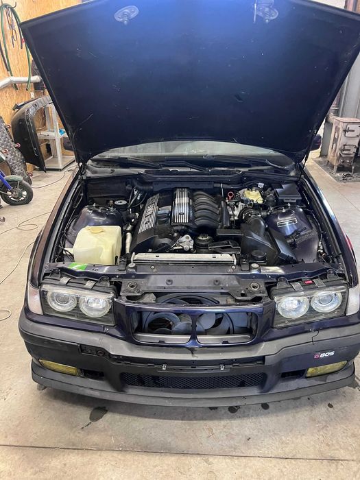 BMW E36 325i na sprzedaz w całości lub części