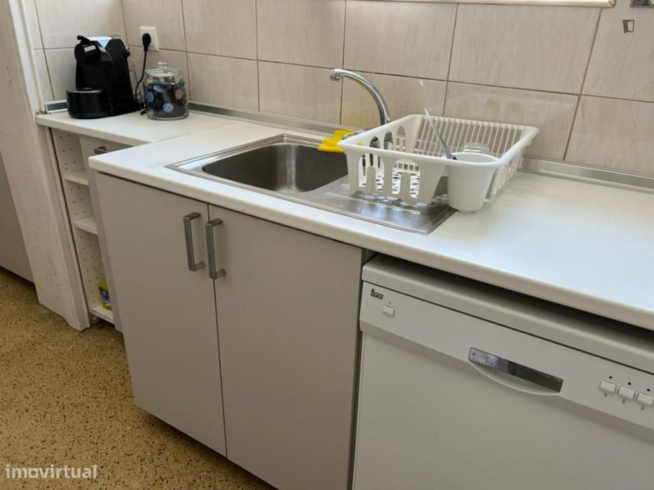 Quarto - localizado em Paranhos Porto