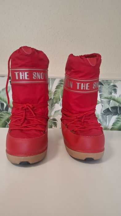 Botas e luvas de neve452887456284692481