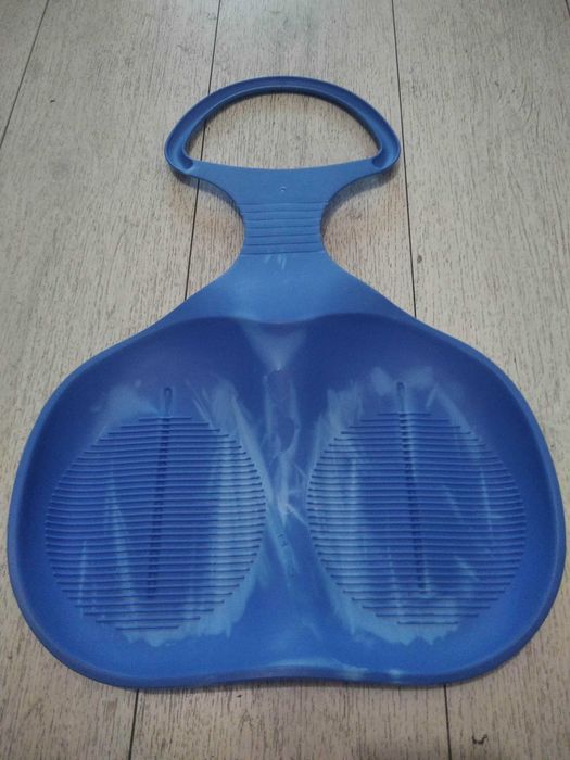 Санки ледянка разные.Лодка надувная детская на пляж.Германия