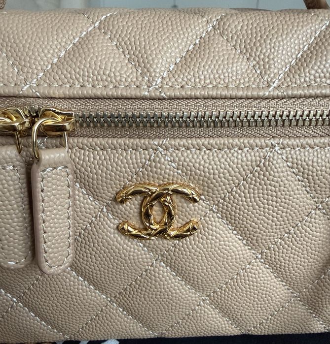 Chanel - kuferek, torebka