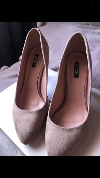 Szpilki pudrowy róż