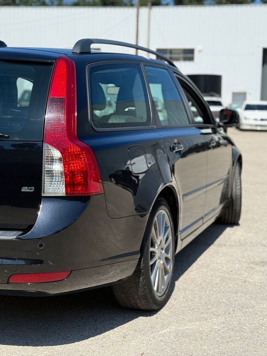 Volvo V50 2.0 Gasolina 140cv • 2009 • Full Extras • Muito bem estimada