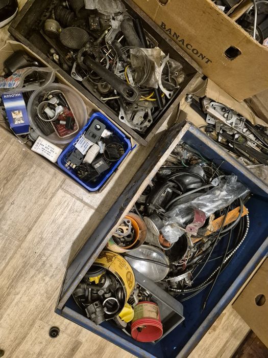 Zestaw części samochodowych VW / Audi / PRL – oryginały NOS i używane