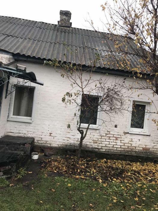 Будинок в селі Гірманка. Поряд ЗАЛІЗНИЦЯ. 60сот.зем.ділянка.