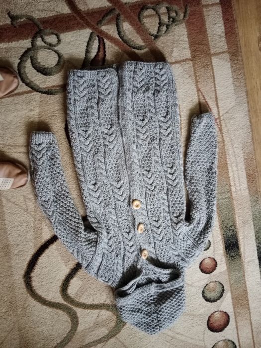 Gruby sweter kardigan ręcznie robiony