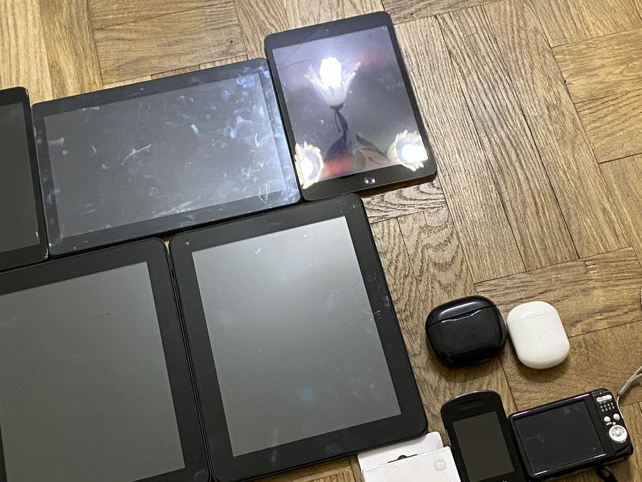 Лот Телефонів Та різне Iphone/Samsung/Xiaomi #71