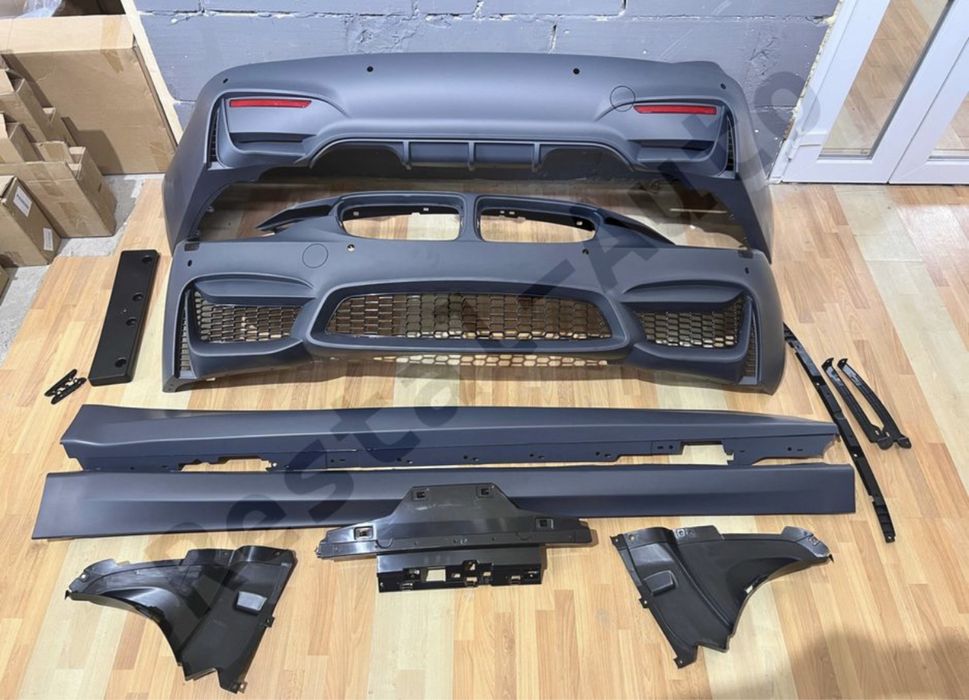 Обвес бампер BMW F30 M3 бмв ф30 м3 дифузор решетка без туманки