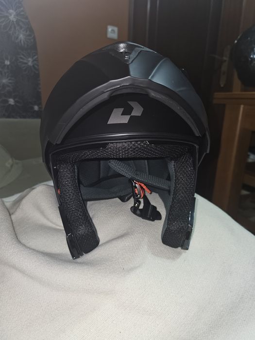 Capacete preto baso abertura frontal