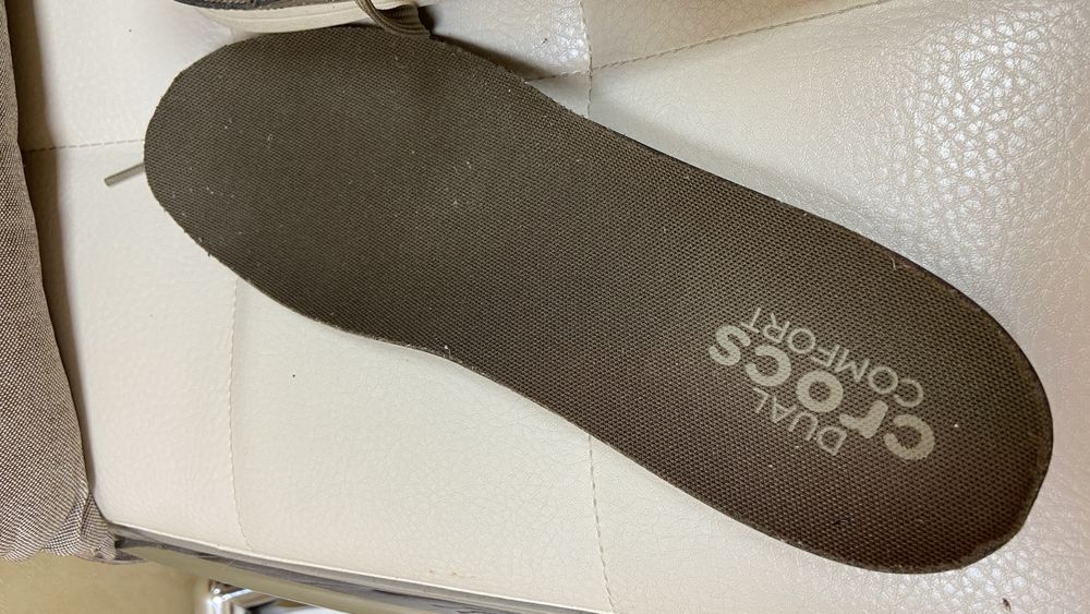 Чоловічі мокасини Crocs Dual Comfort, бежеві