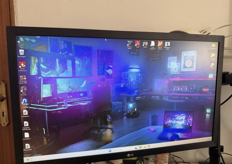 2 Monitores LG + Braço de Monitor (Como Novos)