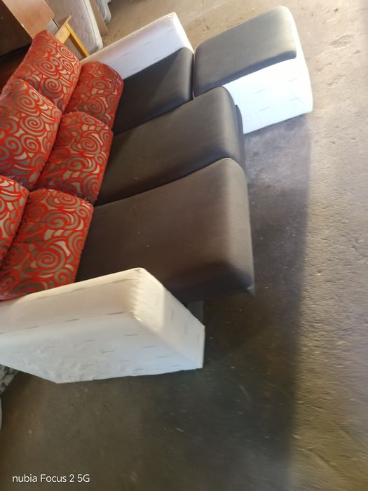 Sofa chaise longue reversivel e com bancos deslizantes
