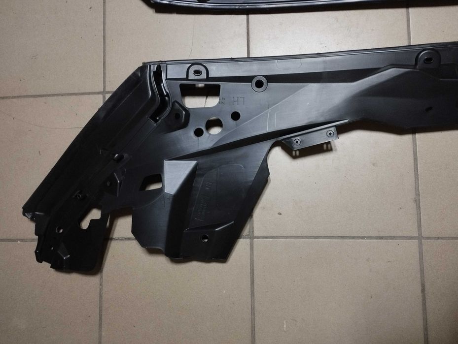 BMW X5 G05 X6 G06 накладка крила 51767418198 уплотнитель 51767418197