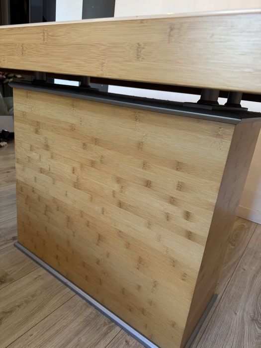 Stół bambusowy z blatem z białego szkła