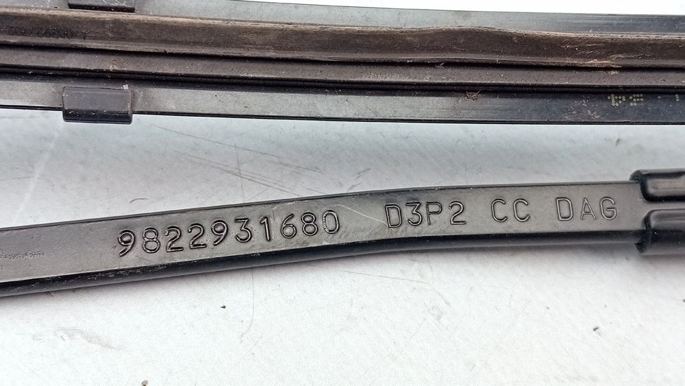 Haste / braço de escova limpa vidros frente esquerda CITROËN C4 III