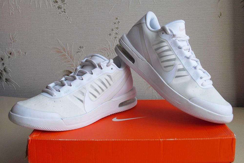 Женские теннисные кроссовки Nike Air Max Vapor Wing