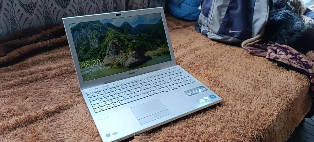 Laptop Sony, srebrny,Intel i5, w ładnym zadbanym stanie