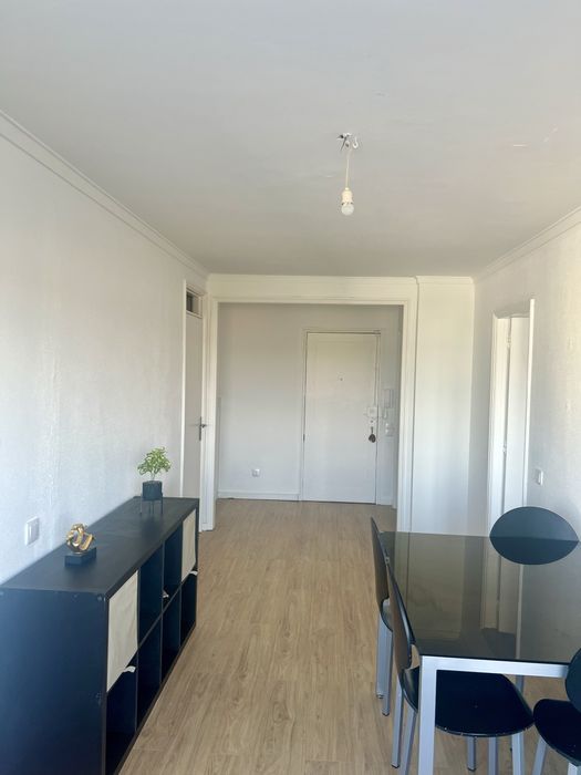 Vende-se T1+1 na Maia