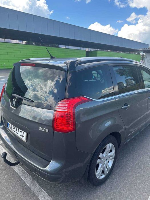 Peugeot 5008 1.6 2011р