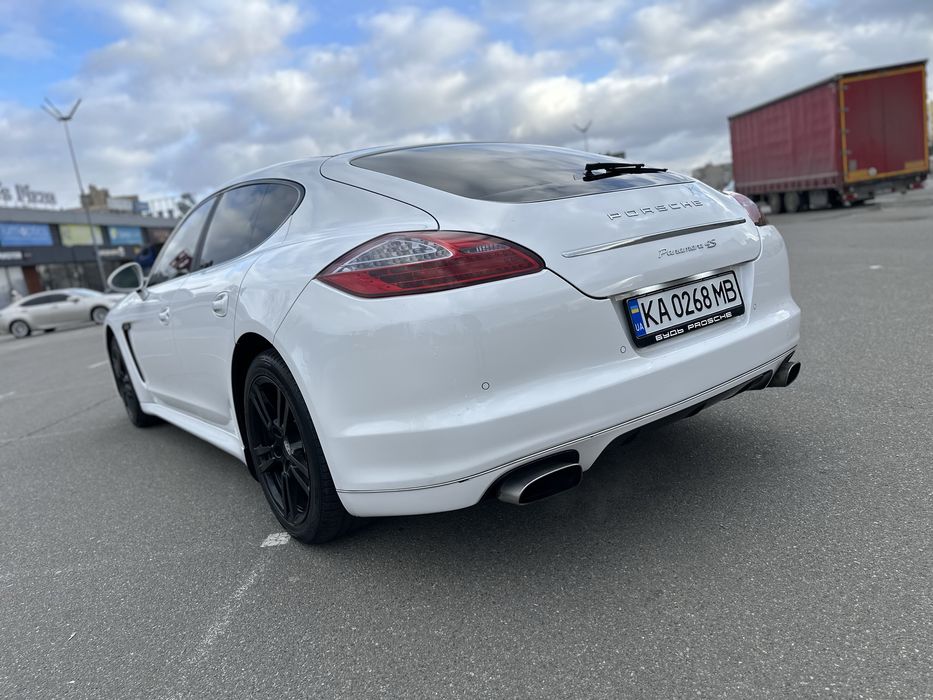 Porsche Panamera 4S 3.6, можливий обмін, в тому числі нерухомість з доплатою