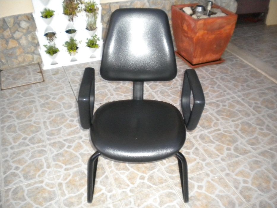6 Cadeiras pele boa qualidade ALTAMIRA