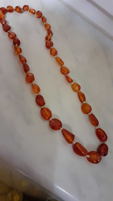 Naszyjnik z małych bursztynów