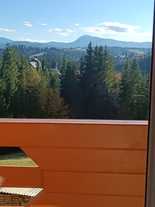 Відпочинок в Яблуниці біля Буковеля  з видом на Говерлу і Петрос