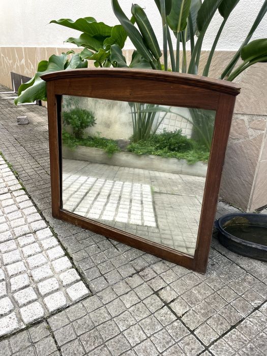 Espelho Vintage com Moldura em Madeira