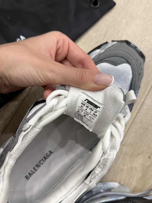 Balenciaga runner