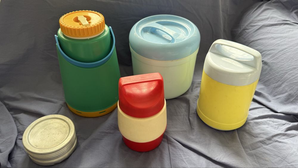 Conjunto de garrafas térmicas e marmita