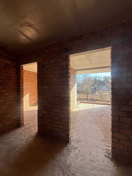 Світла та комфортна 2-кім квартира 54м² на першому поверсі | Брюховичі