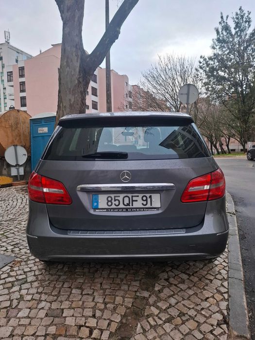 Mercedes-Benz B 180 — fotografia 3
