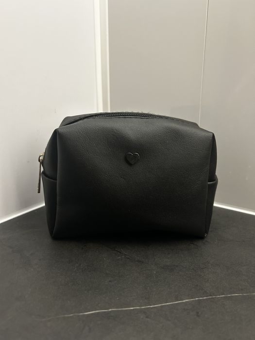 Czarna kosmetyczka – stan bardzo dobry