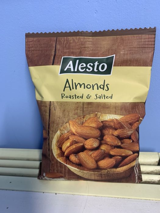 Фісташки, Арахіс, Миндаль з різними смаками та безліч інших товарів