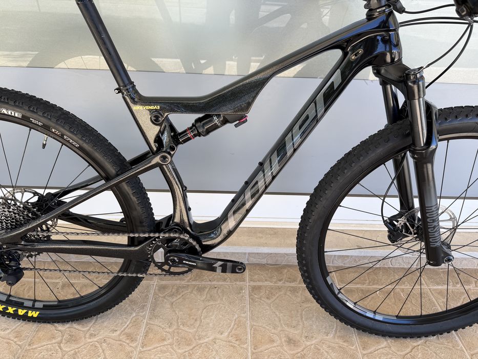 Bicicleta de BTT - Suspensao total 29