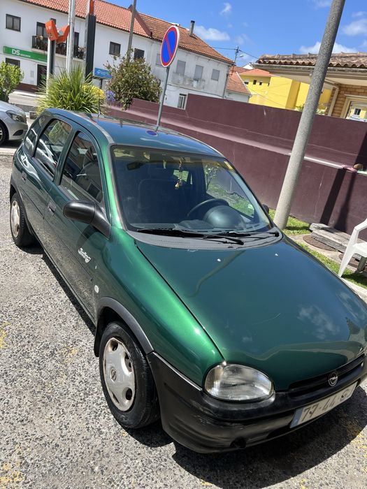 Opel corsa b bastante conservado