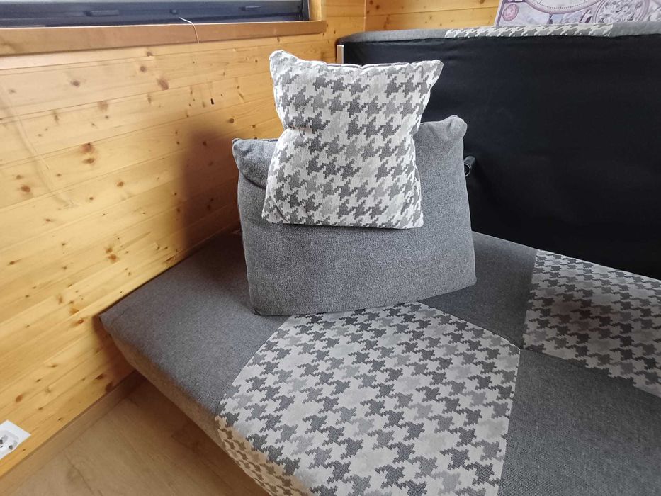 Sofa com almofadas de costa amovíveis