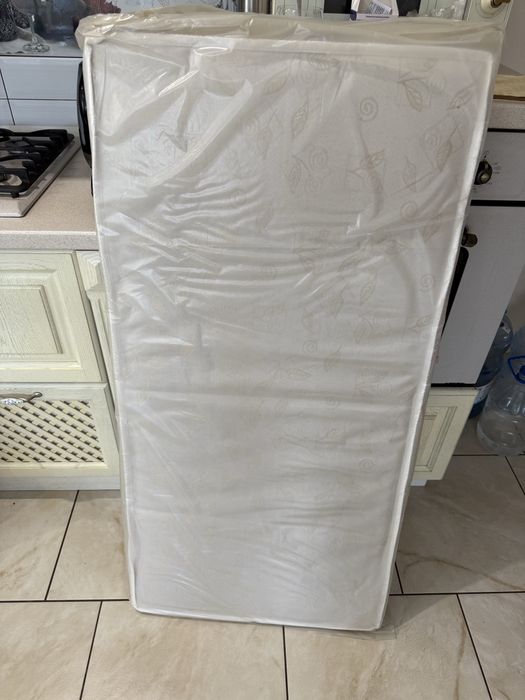 Дитяче ліжечко   з матрацом Ikea Sniglar