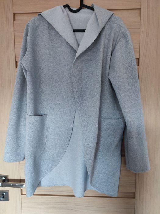 Bawełniana narzutka z kapturem