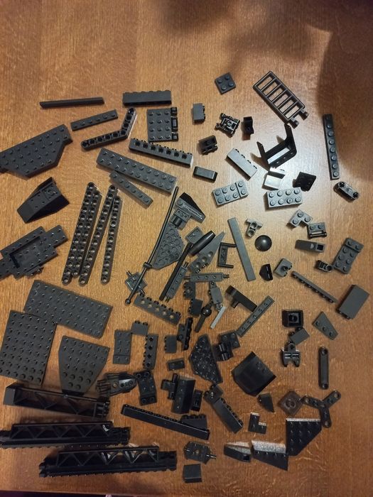 100 czarnych klocków Lego