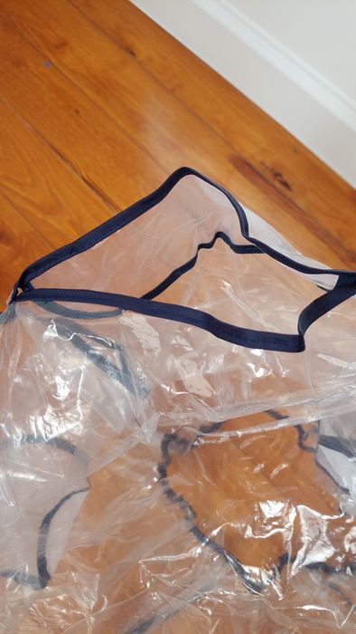 Capa para a chuva (Maxicosi)
Capa para proteção.

Possibilidade de