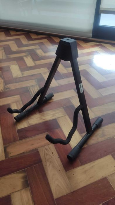 Suporte de chão para guitarra